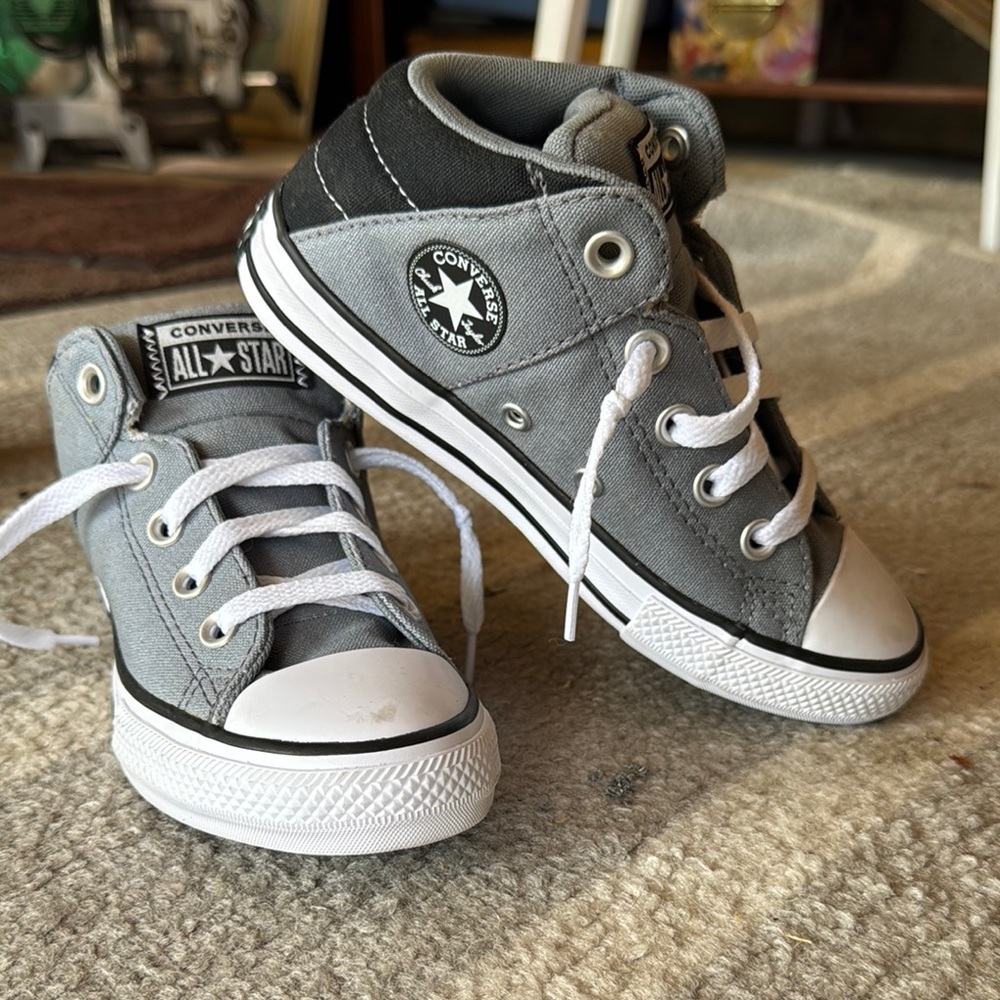 Converse All-Star Kids Gray High-Top Sneakers, easy on. Boys Youth size 1 .